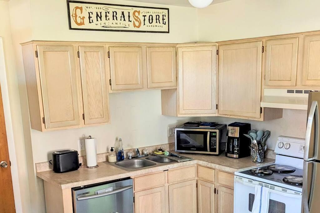 Escape On Hambright'S Alley! Walk 2 Everything! Cyclists Welcome! 1St Fl Unit A Cumberland Esterno foto