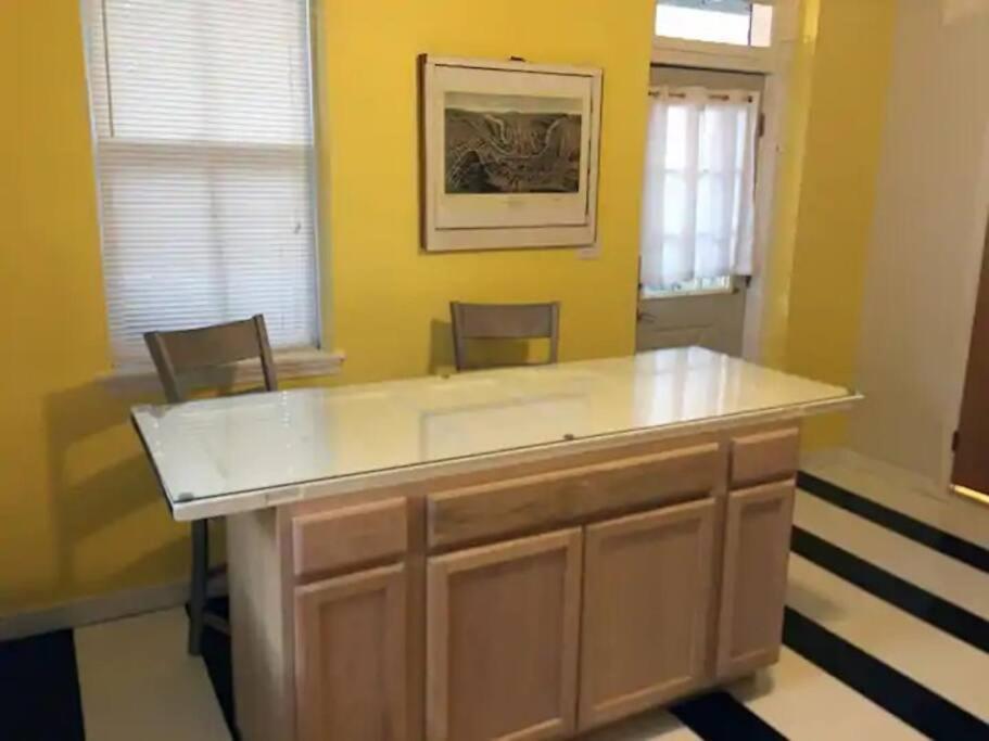 Escape On Hambright'S Alley! Walk 2 Everything! Cyclists Welcome! 1St Fl Unit A Cumberland Esterno foto